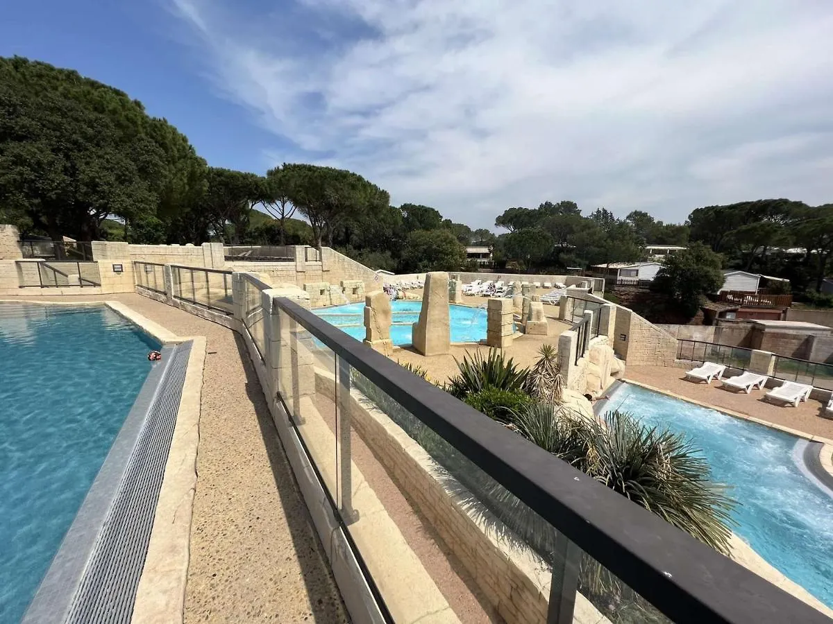 Campsite Camping Les Cigales - Mobil-Home 4/6 Personnes Le Muy
