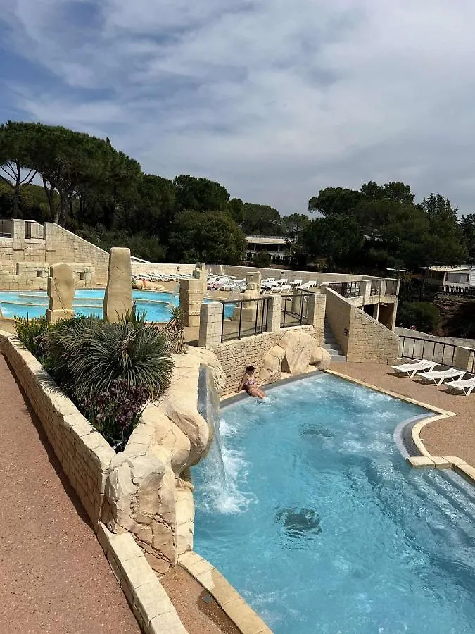 Camping Les Cigales - Mobil-Home 4/6 Personnes Le Muy France