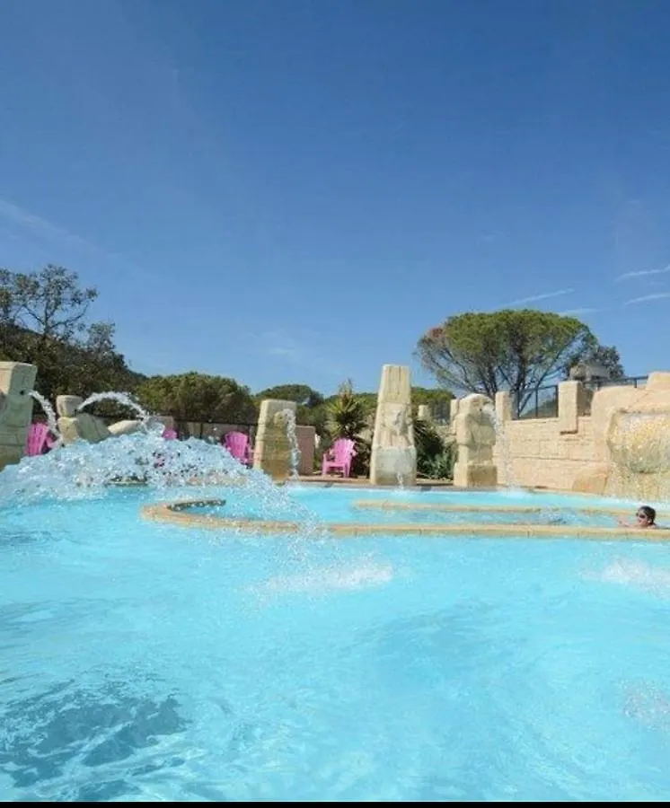 Campsite Camping Les Cigales - Mobil-Home 4/6 Personnes Le Muy France
