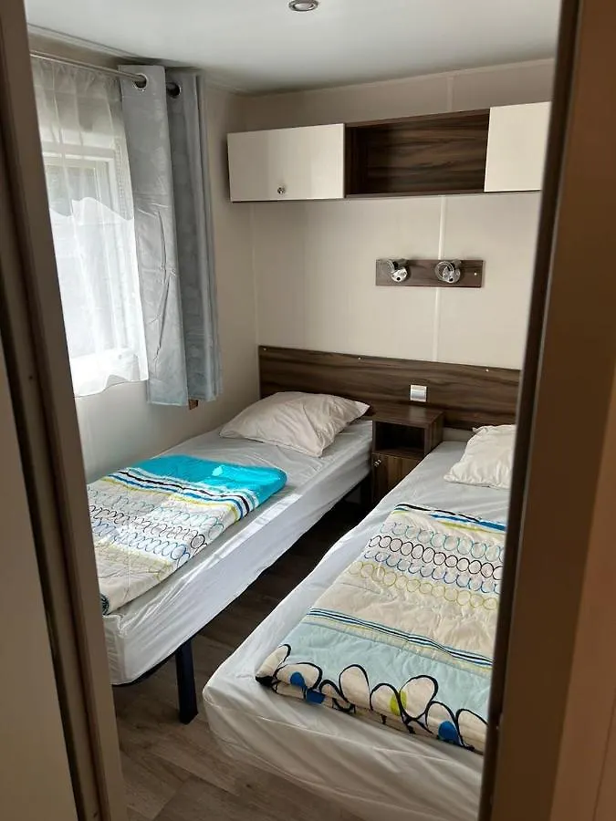 Campsite Camping Les Cigales - Mobil-Home 4/6 Personnes Le Muy